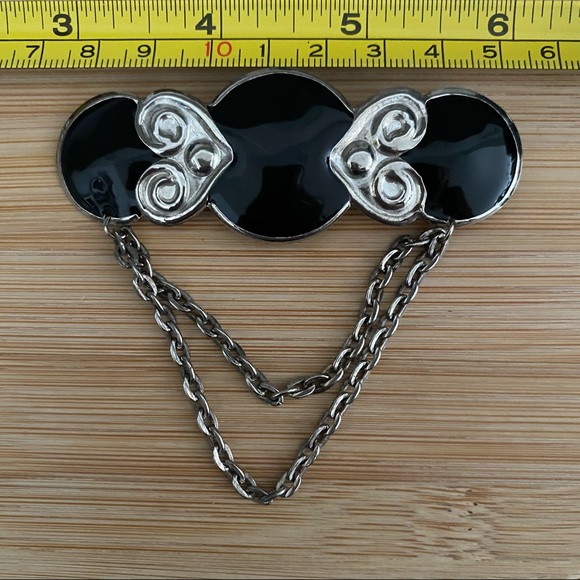 Vintage Black and Silver Chain and Heart Brooch - Picture 3 of 7
